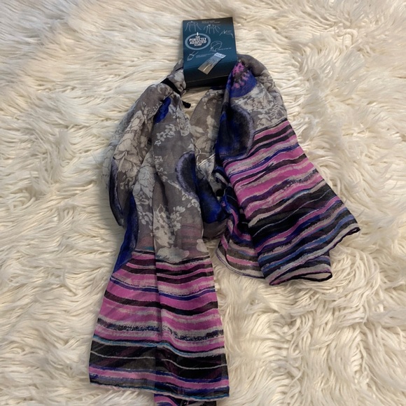 n/a Accessories - Women”s Scarf brand new color purple and gray see all photos